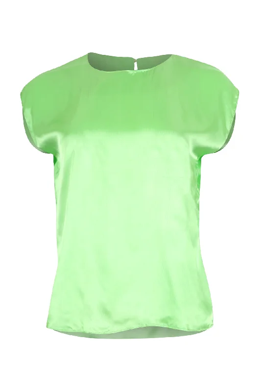 Le Louvre Tee Bright Green in Satin